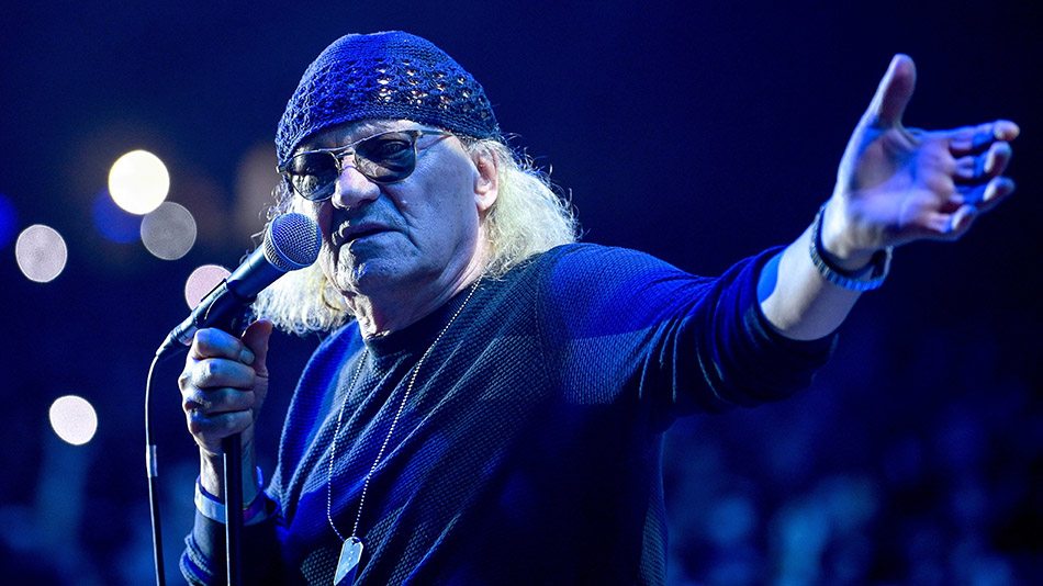 Charlie a zenészélet kihívásairól beszélt