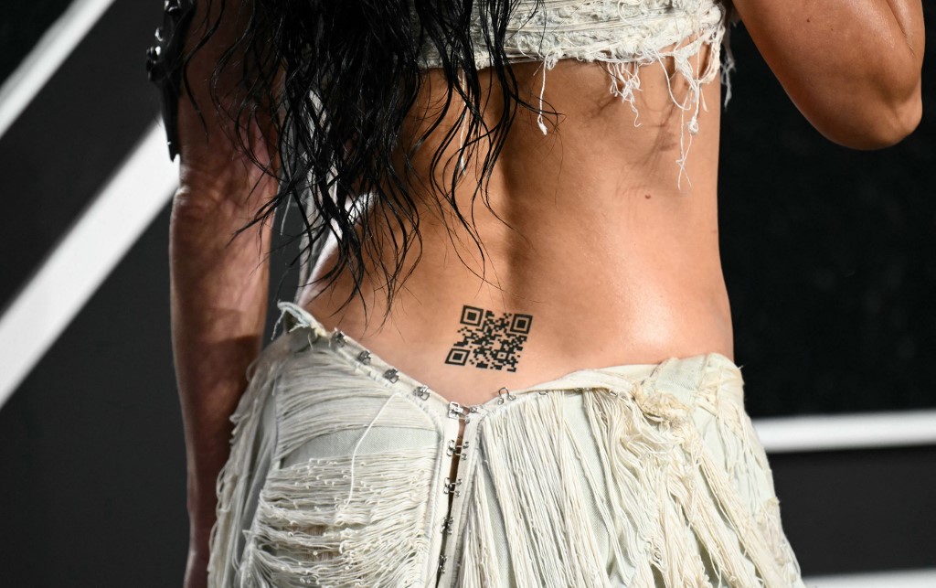 Katy Perrynek már nem azt kell bánnia, hogy kilőtték az űrbe, hanem azt, hogy visszajött